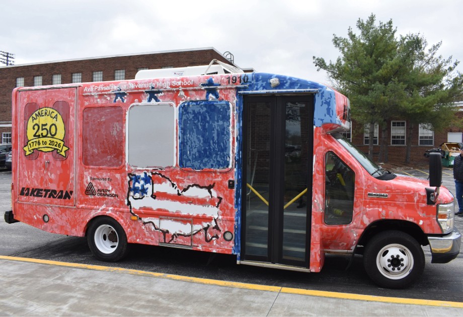 Art-Bus-passenger-side